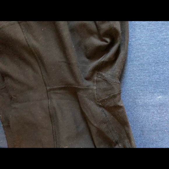 Lululemon Wunder Under black crops - Picture 3 of 3